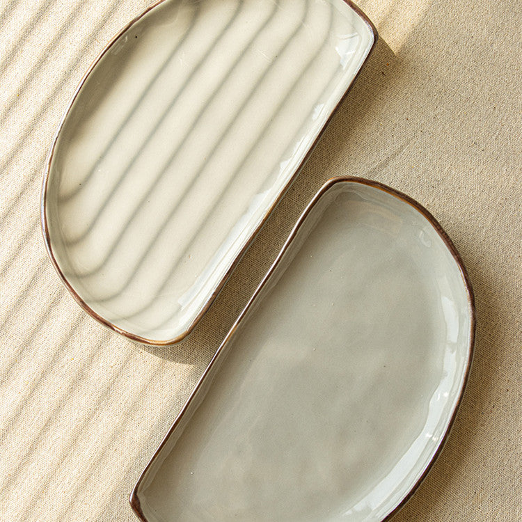 Assiette en céramique forme de lune